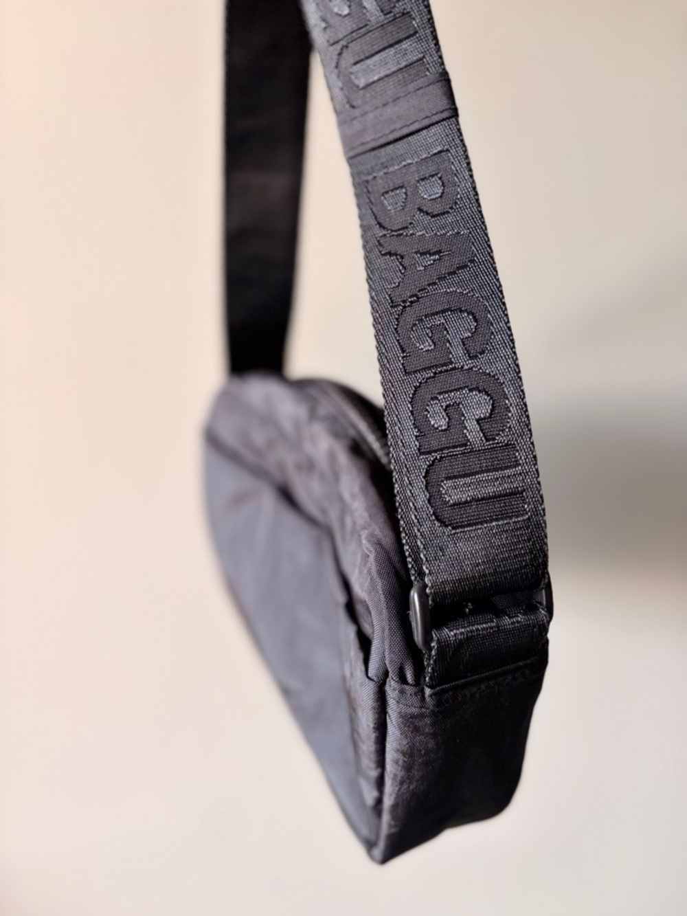 BAGGU camera crossbody bag